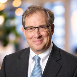 Dr. Dennis Kraus Headshot