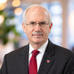 Dr. Jeffrey Gold Headshot