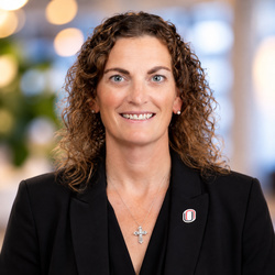 Dr. Sara Myers Headshot